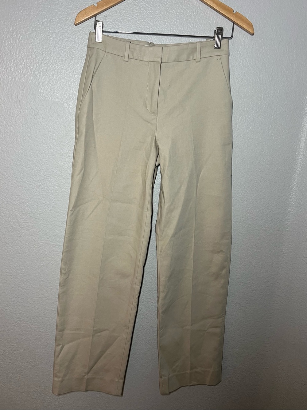 Banana Republic Beige Khaki Trousers – Size 0